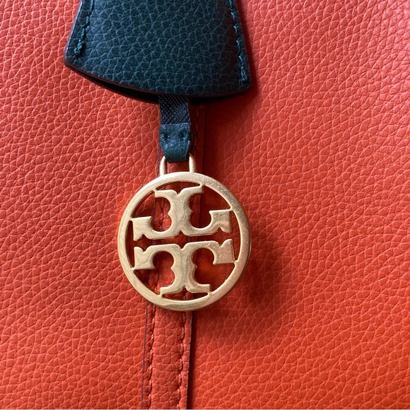 Tory Burch perry triple compartment tote color: canyon orange/ green - Picture 14 of 16